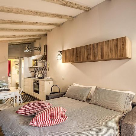 로마 Attic With Terrace By Trevi Fountain 아파트 외부 사진