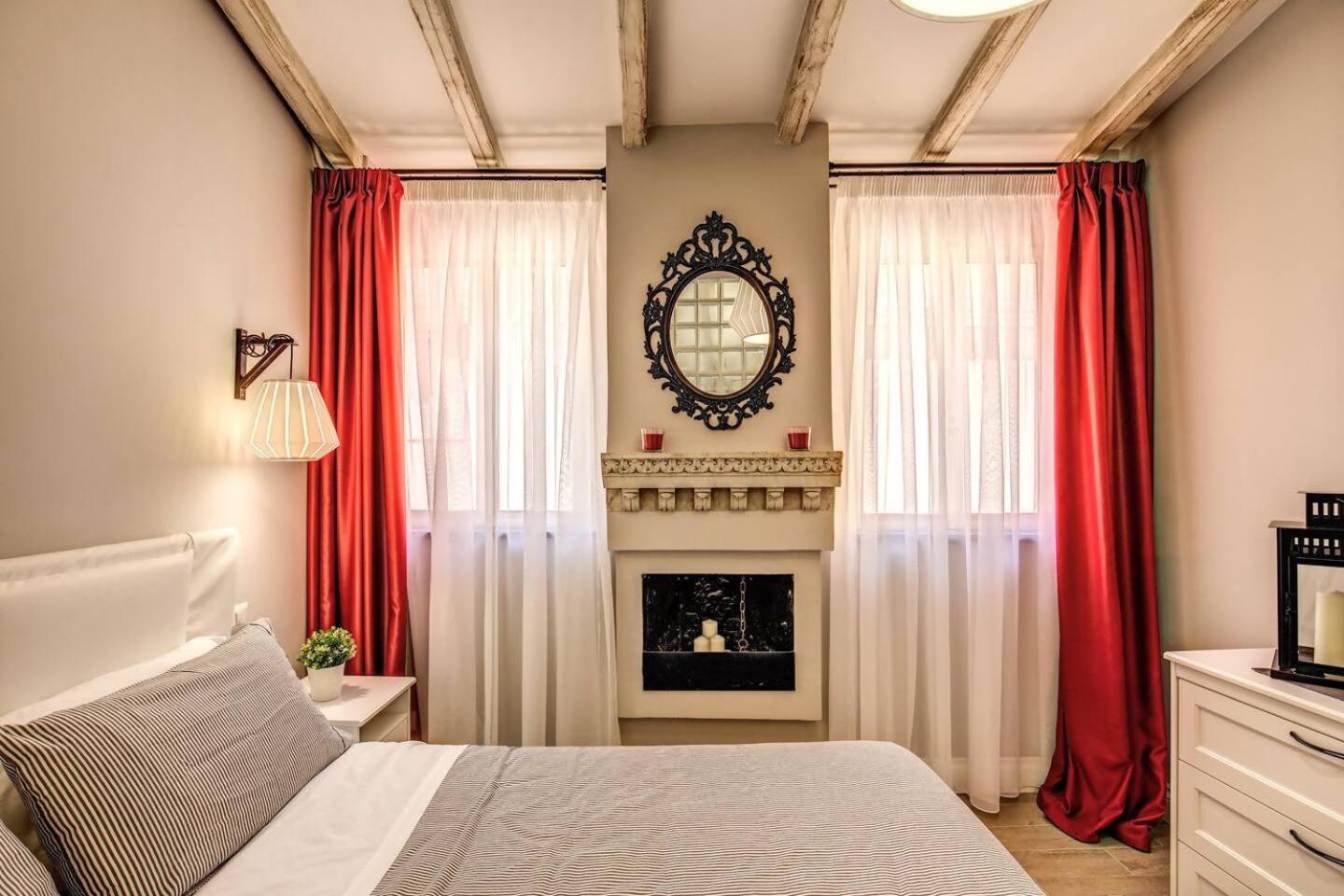 로마 Attic With Terrace By Trevi Fountain 아파트 외부 사진