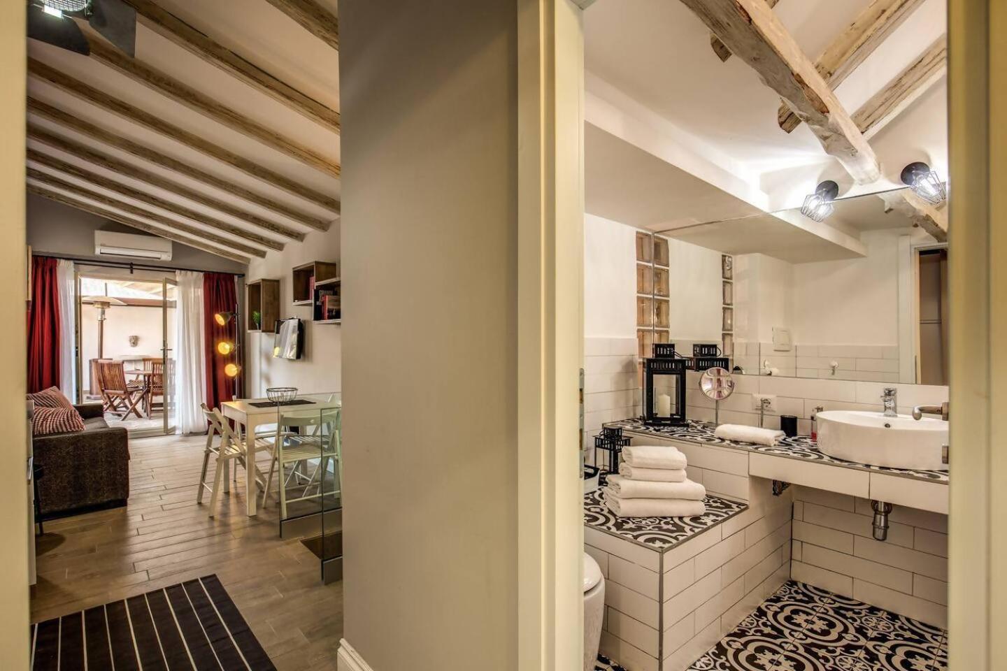 로마 Attic With Terrace By Trevi Fountain 아파트 외부 사진